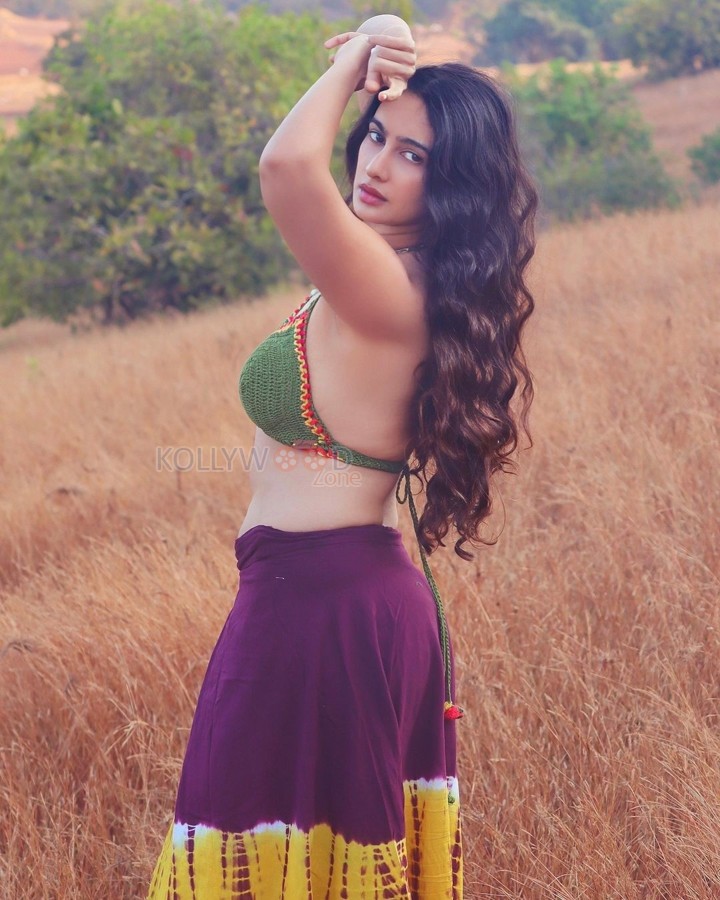 Captivating Megha Shukla in a Green Bra and Purple Skirt Photos 09