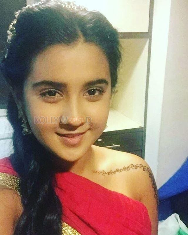 TV Actress Roshni Walia Photos 07