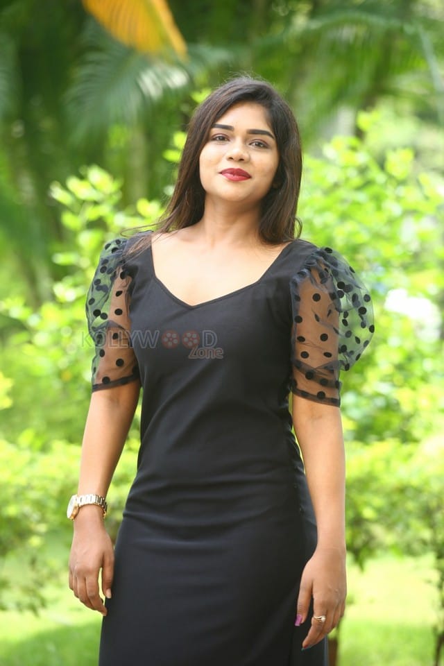 Actress Maneesha Mogili at Welcome To Tihar College Movie Audio Launch Photos 18