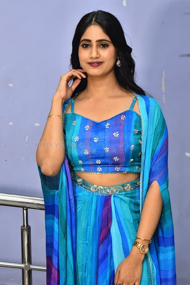 Actress Yashaswini Srinivas at Sarangadariya Trailer Launch Event Photos 08