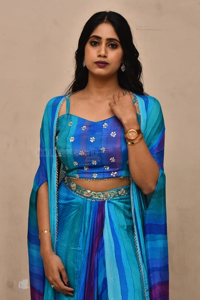 Actress Yashaswini Srinivas at Sarangadariya Trailer Launch Event Photos 10