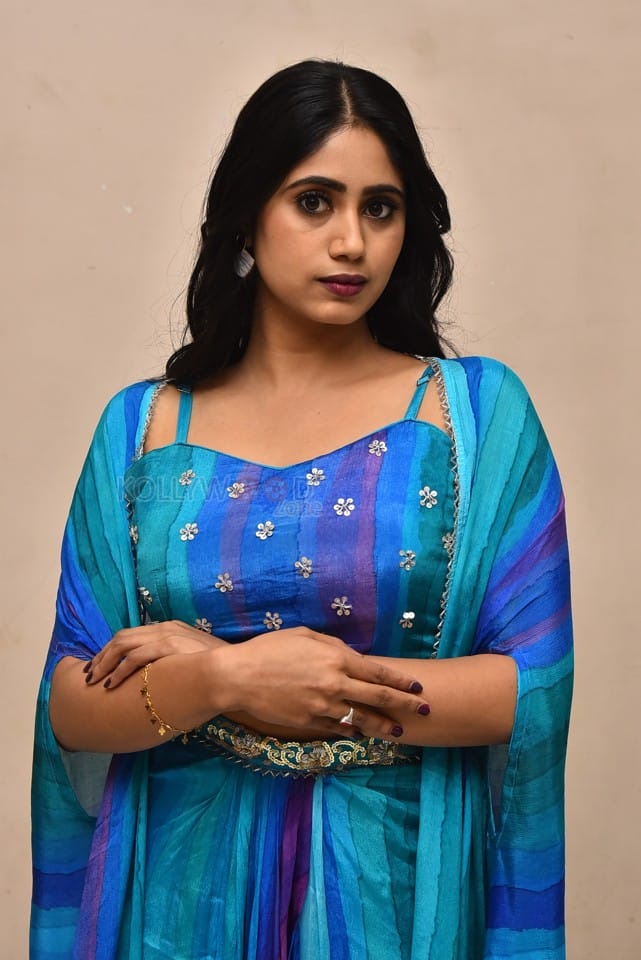 Actress Yashaswini Srinivas at Sarangadariya Trailer Launch Event Photos 19