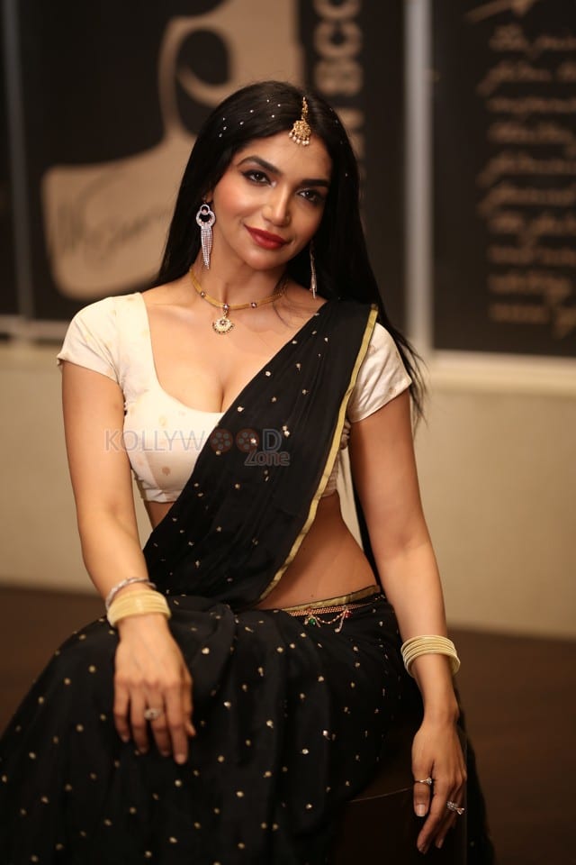 Actress Kriti Verma at O Andala Rakshasi Pre Release Event Photos 26