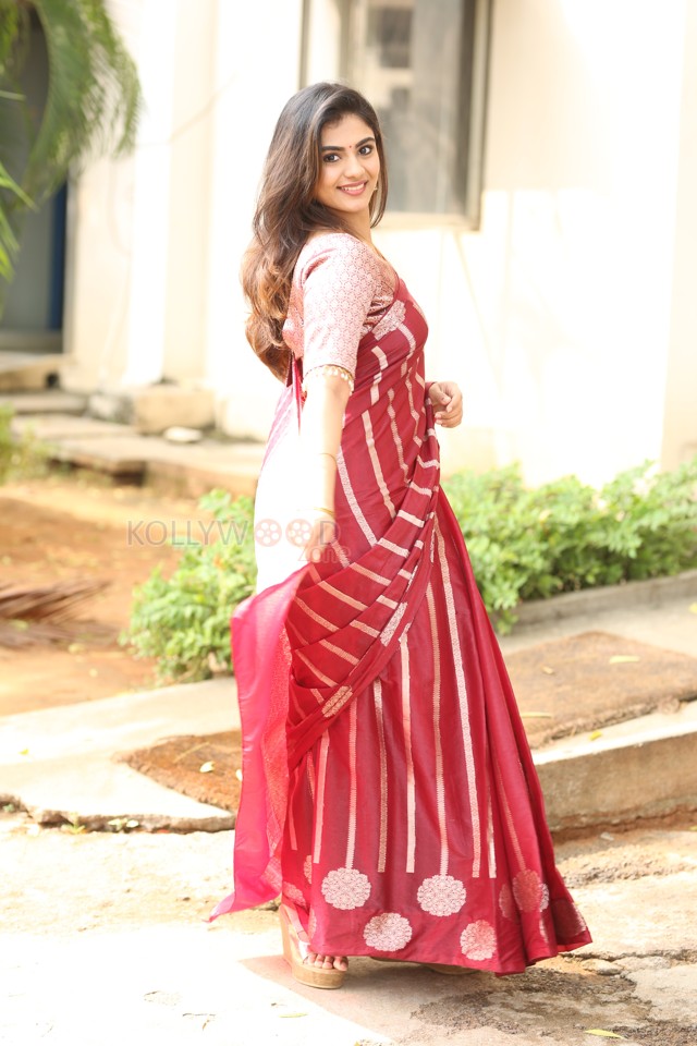 Actress Nayan Sarika at KA Movie Thanks Meet Photos 20