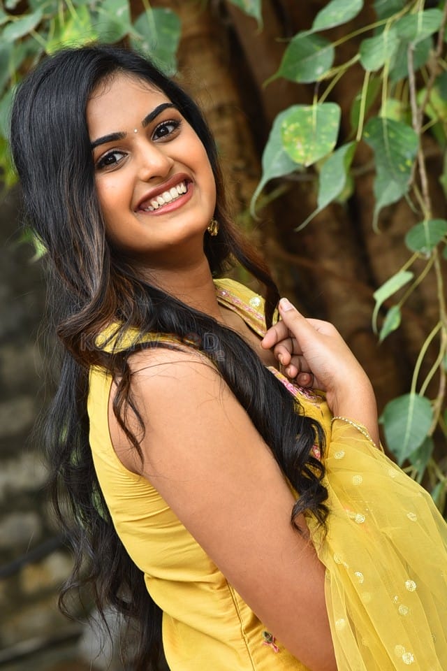 Actress Vaishnavi Krishnamurthy at Manmayi Teaser Launch Event Photos 27