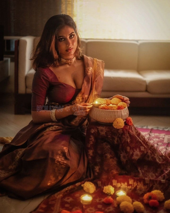 Glam Beauty Srushti Bannatti Sexy Diwali Pictures 09