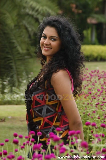 Actress Kamna Jethmalani Pictures 27