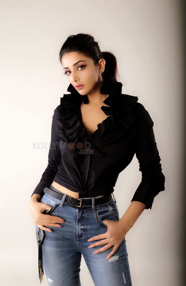 Actress Sonia Mann Latest Photo Shoot Pictures 01