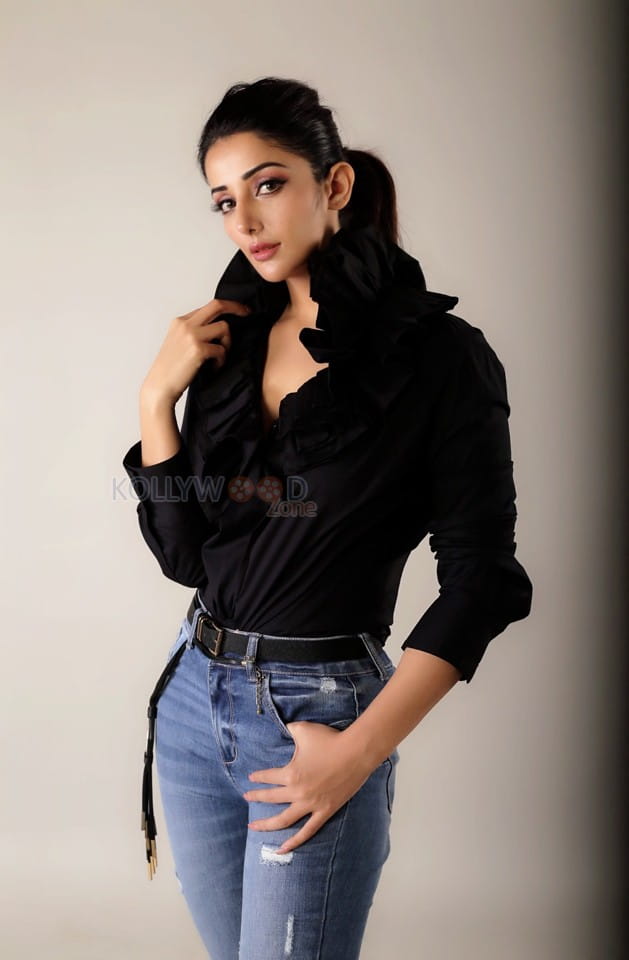 Actress Sonia Mann Latest Photo Shoot Pictures 02