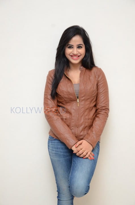 Actress Swathi Dikshith Photoshoot Pictures 16