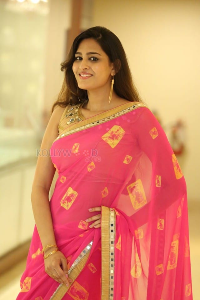 Actress Swetha Jadhav At Trendz Exhibition Hyderabad Photos 01