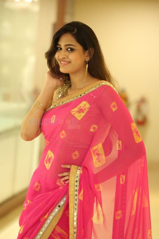 Actress Swetha Jadhav At Trendz Exhibition Hyderabad Photos 30