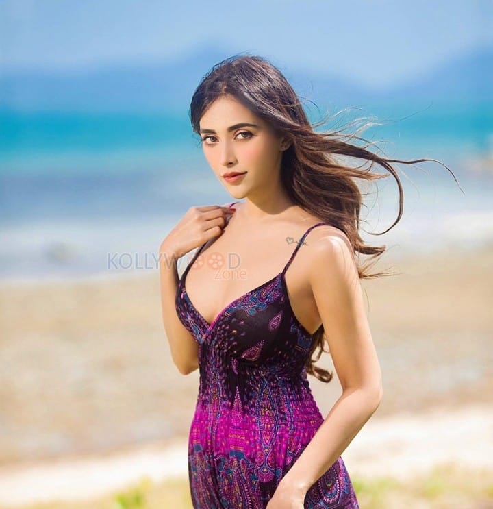 Malang Actress Angela Krislinzki Sexy Photos 08