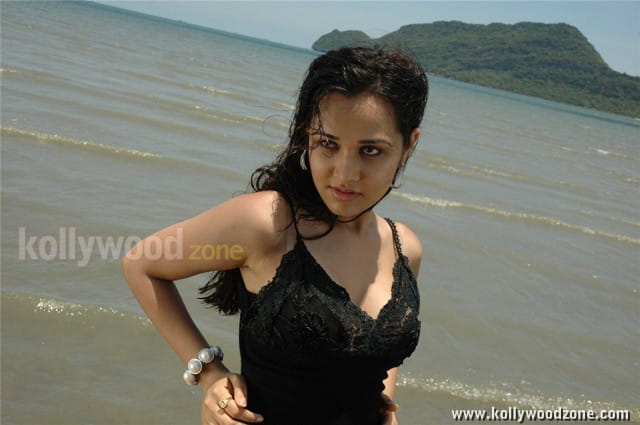 Nisha Kothari Hot Photos 09