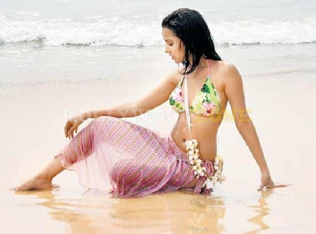 Nisha Kothari Sexy Stills 03