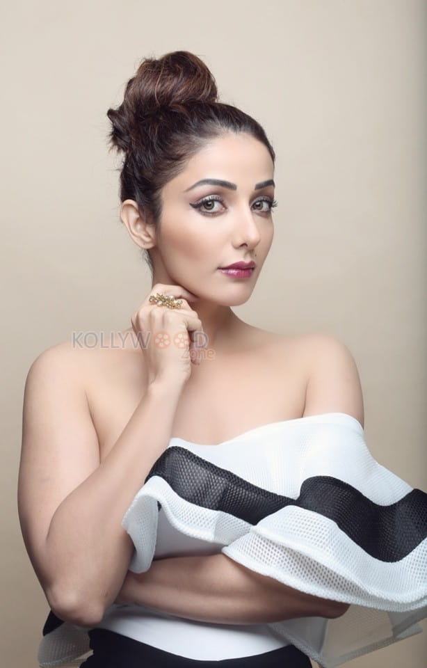 Punjabi Actress Sonia Mann Photos 06