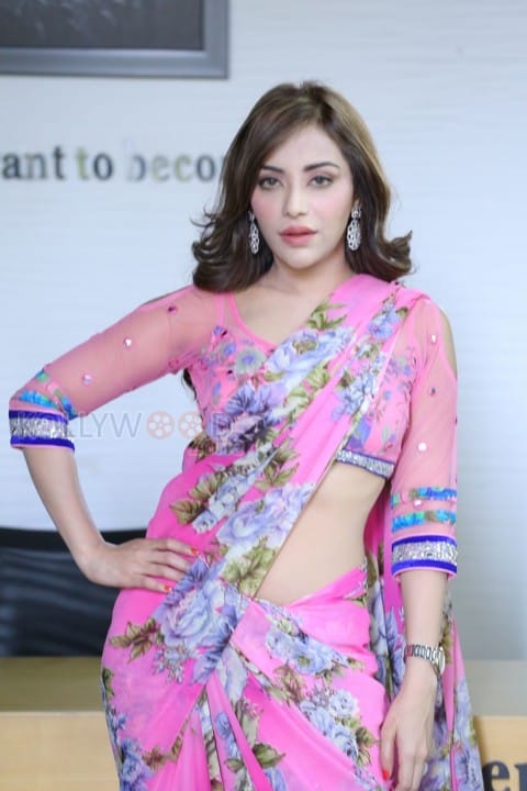 Sexy Angela Krislinzki In Saree Photos 44