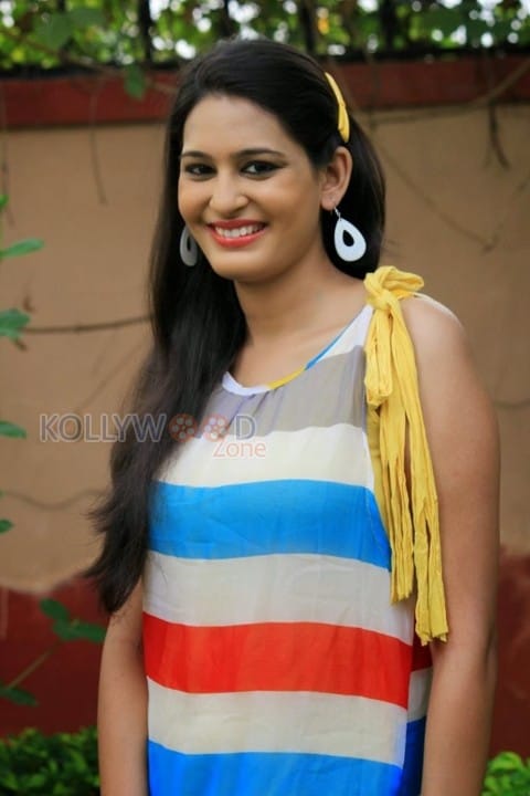 Shweta Jadhav Photoshoot Pictures 04