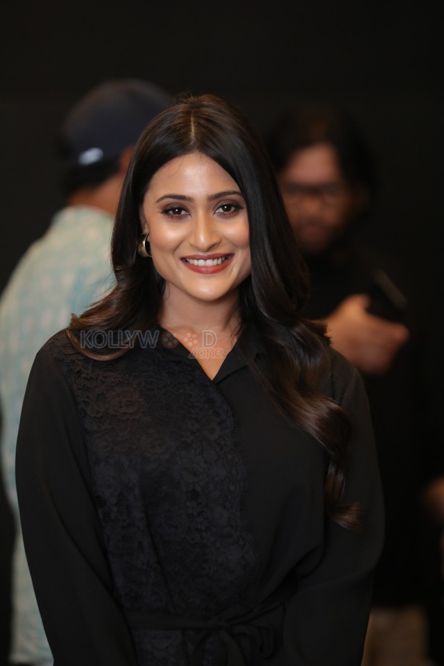 Actress Amrutha Iyengar at Zebra Movie Trailer Launch Photos 14