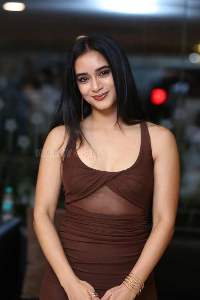 Actress Neha Krishnan at Kali Movie Pre Release Event Photos 10