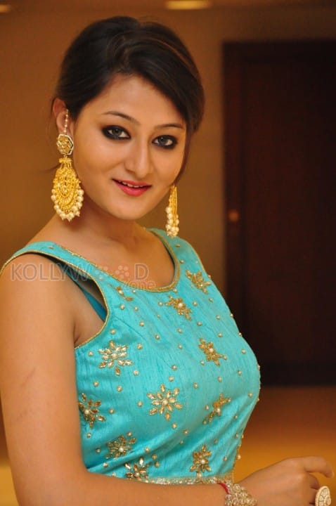 Actress Nilofar Photoshoot Pictures 06