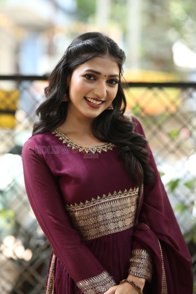 Actress Vihanshi Hegde at O Andala Rakshasi Press Meet Pictures 07