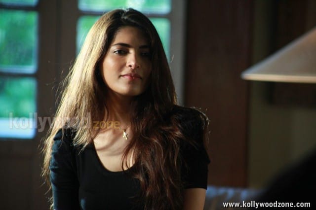 Billa 2 Heroine Parvathy Omanakuttan Sexy Photos 10