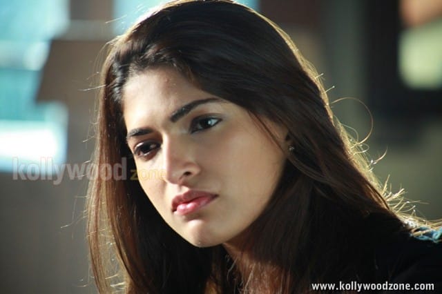 Billa 2 Heroine Parvathy Omanakuttan Sexy Photos 11