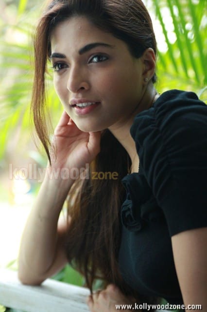 Billa 2 Heroine Parvathy Omanakuttan Sexy Photos 37