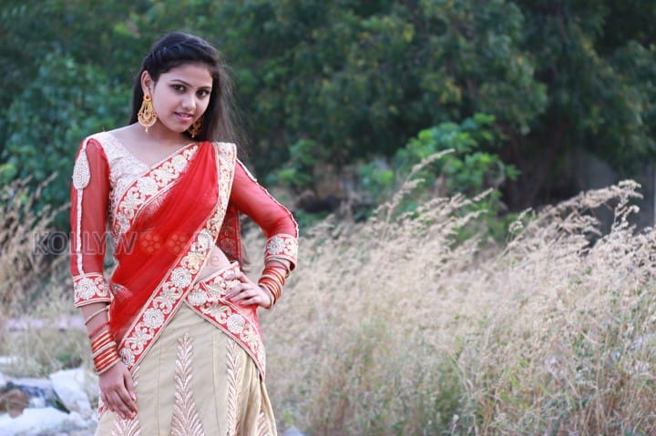 Kamara Kattu Heroine Manishajith Photos 02