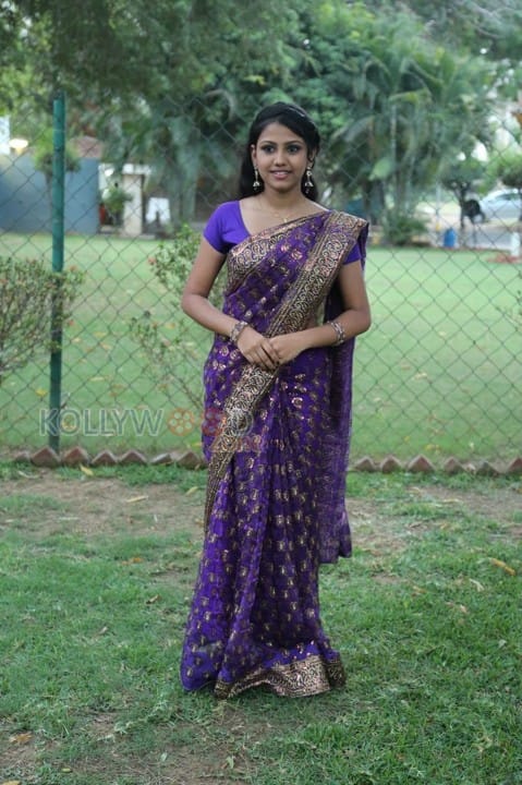 Kamarakattu Heroine Manisha Pictures 02