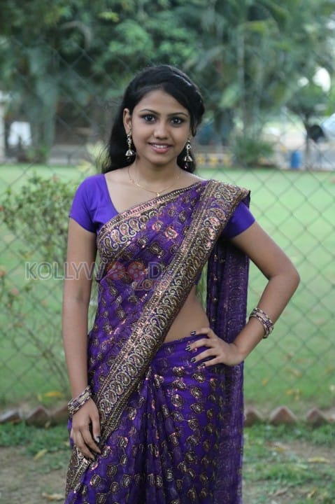 Kamarakattu Heroine Manisha Pictures 03