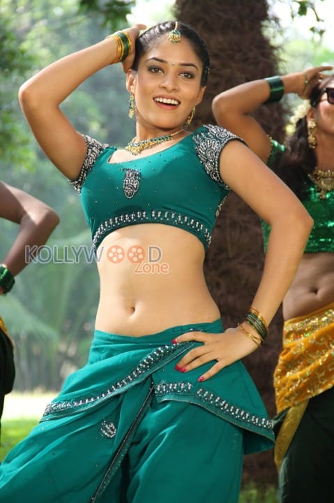 Mei Maranthen Heroine Sanyathara Stills 08