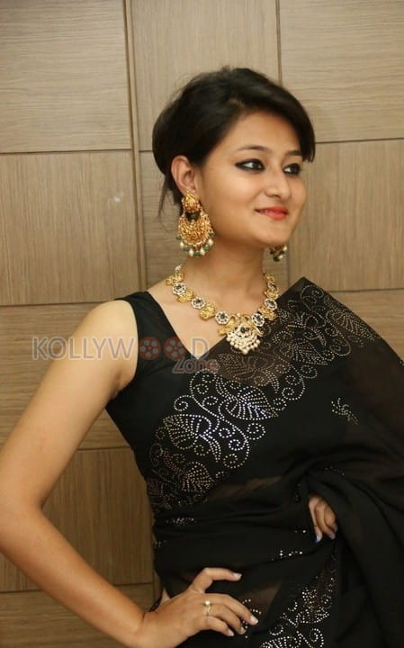 Nilofer At Hiya Jewellers Curtain Raiser Event Photos 07