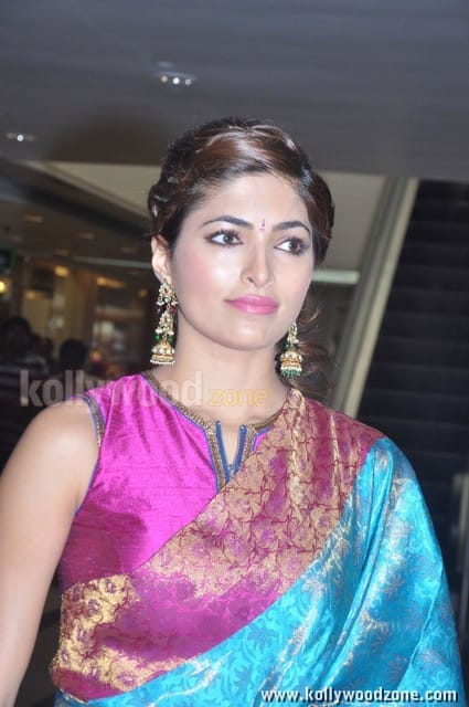 Parvathy Omanakuttan Womens World Store Photos 02