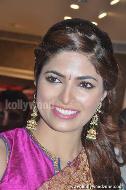 Parvathy Omanakuttan Womens World Store Photos 05