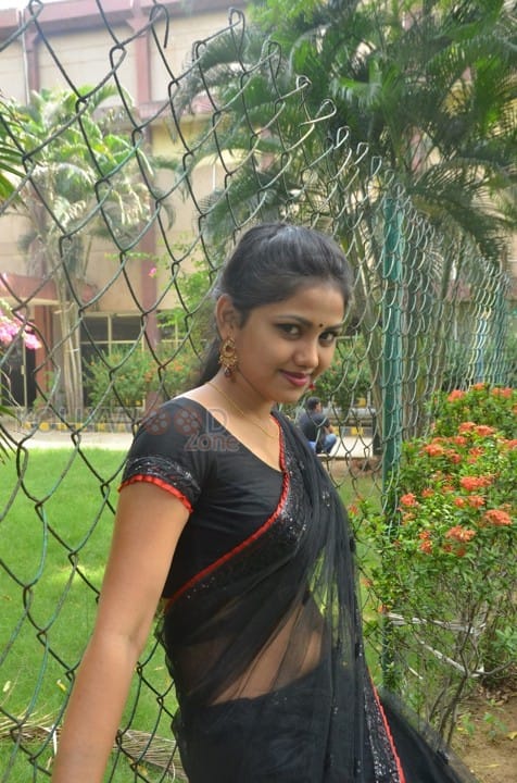 Saiva Komali Heroine Manishajith Sexy Saree Photos 01