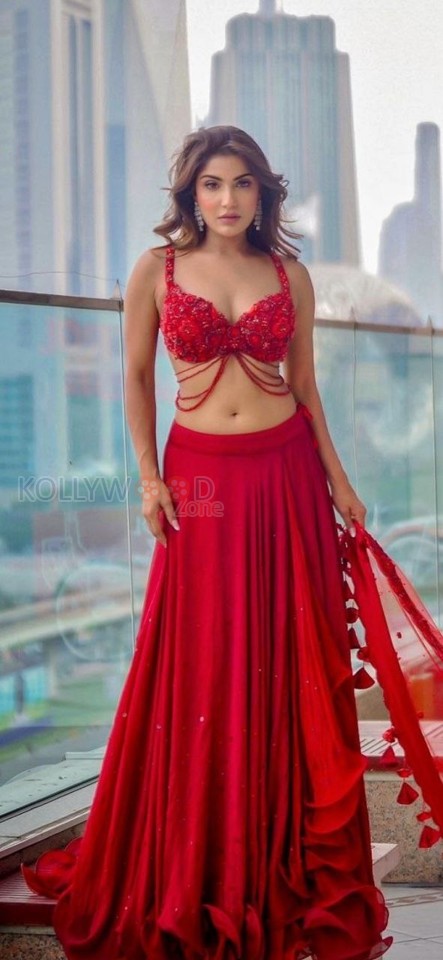 Sexy Ishita Raj in a Red Lehenga Pictures 02