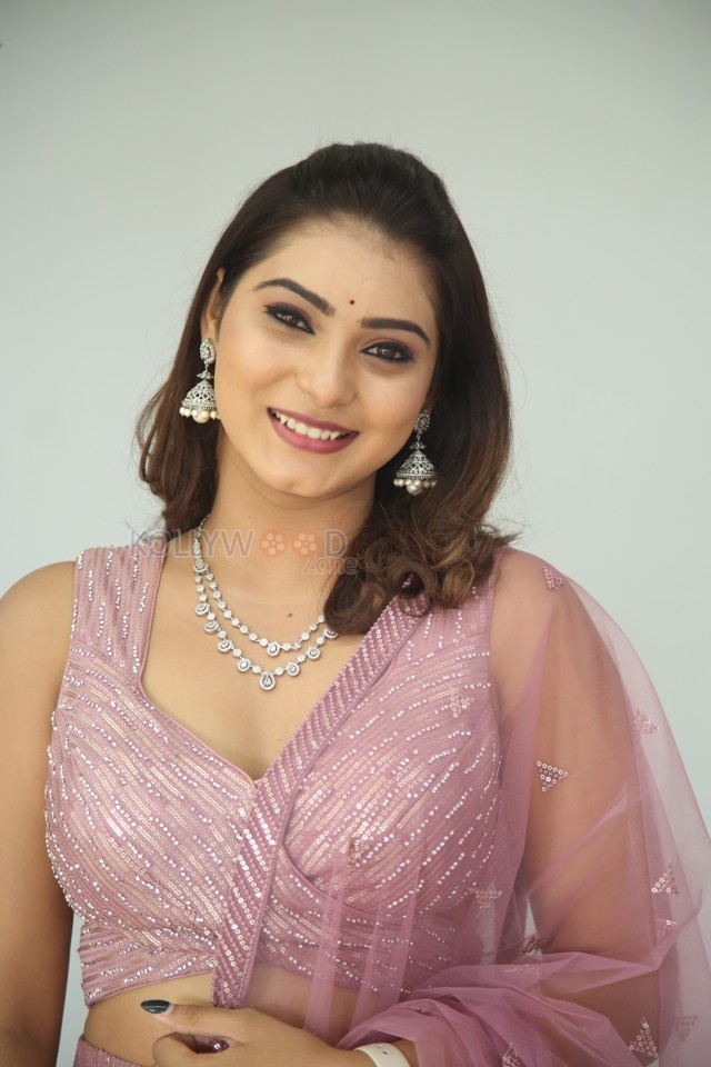 Tollywood Heroine Kashvi at Veekshanam Pre Release Event Pictures 20