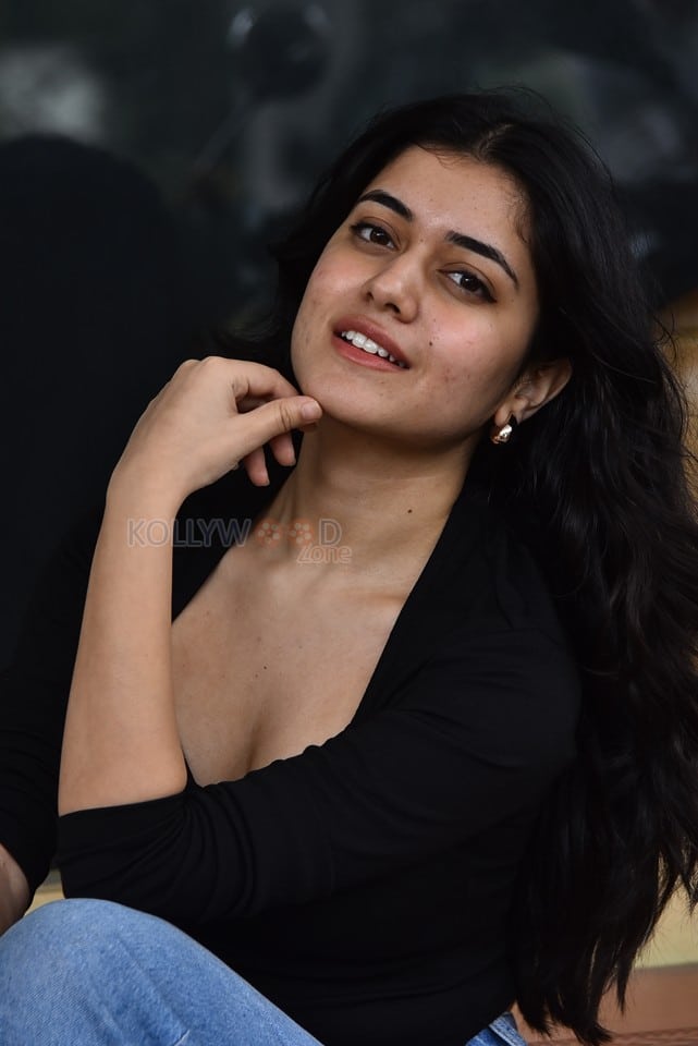 Heroine Aishwarya Sharma at Drinker Sai Pre release Press Meet Photos 27