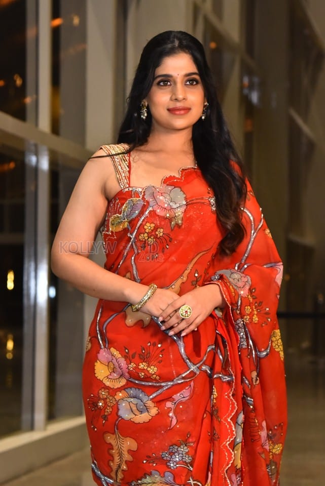 Actress Aishwarya Hollakal at Brahma Anandam Pre Release Event Photos 08