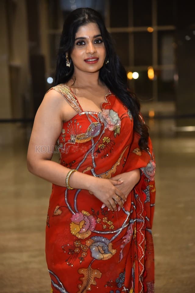 Actress Aishwarya Hollakal at Brahma Anandam Pre Release Event Photos 18