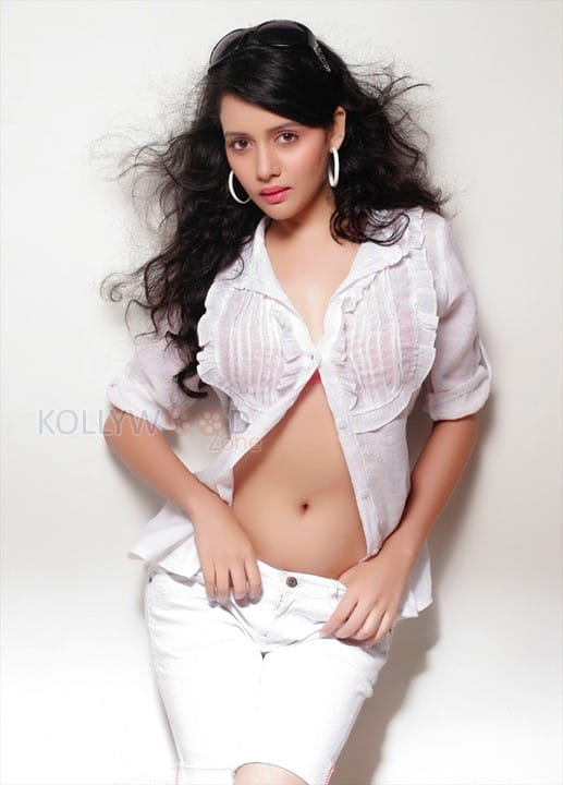 Actress Sulagna Panigrahi Sexy Photos 01