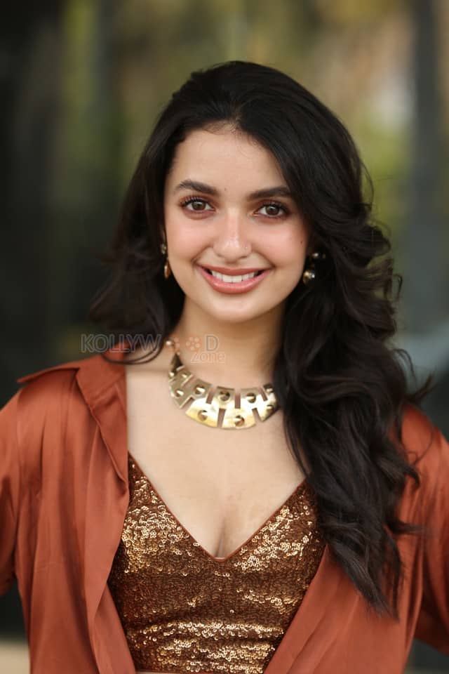 Actress Jaanyaa Joshi at Kiss Kiss Kissik Movie Press Meet Pictures 32