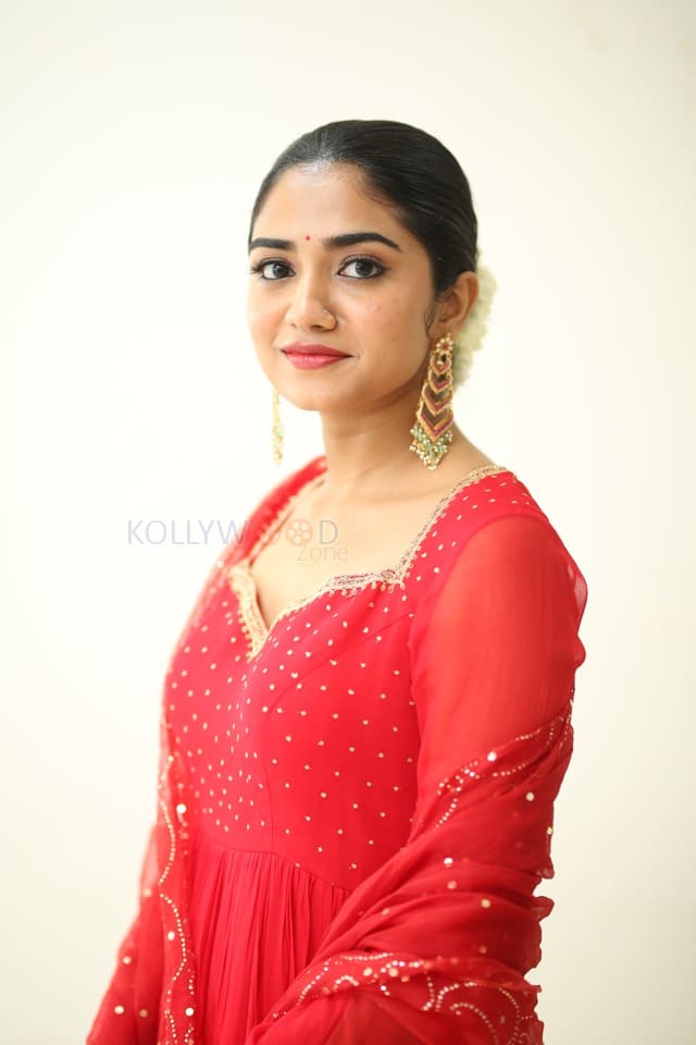 Actress Malavika Manoj at Oh Bhama Ayyo Rama Teaser Launch Photos 07