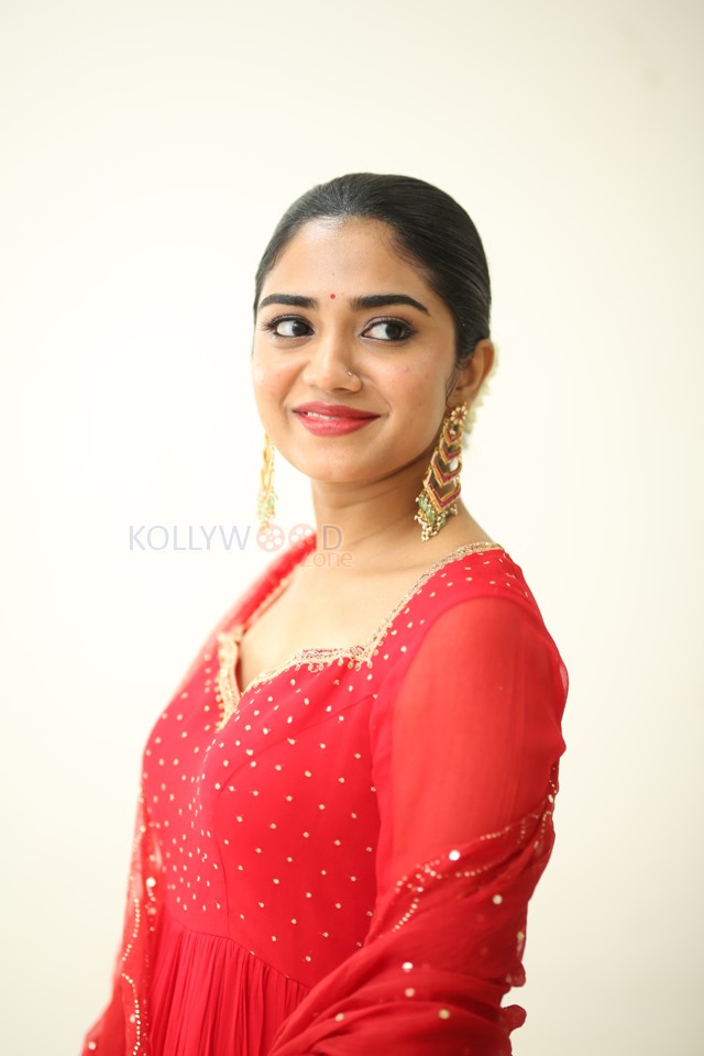 Actress Malavika Manoj at Oh Bhama Ayyo Rama Teaser Launch Photos 08