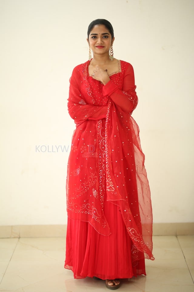 Actress Malavika Manoj at Oh Bhama Ayyo Rama Teaser Launch Photos 13