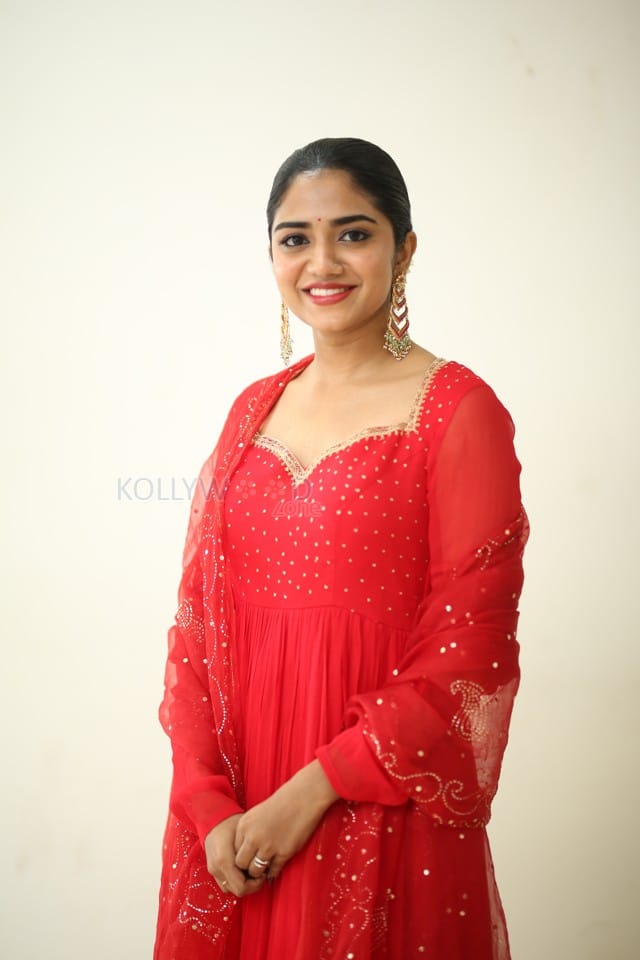 Actress Malavika Manoj at Oh Bhama Ayyo Rama Teaser Launch Photos 16
