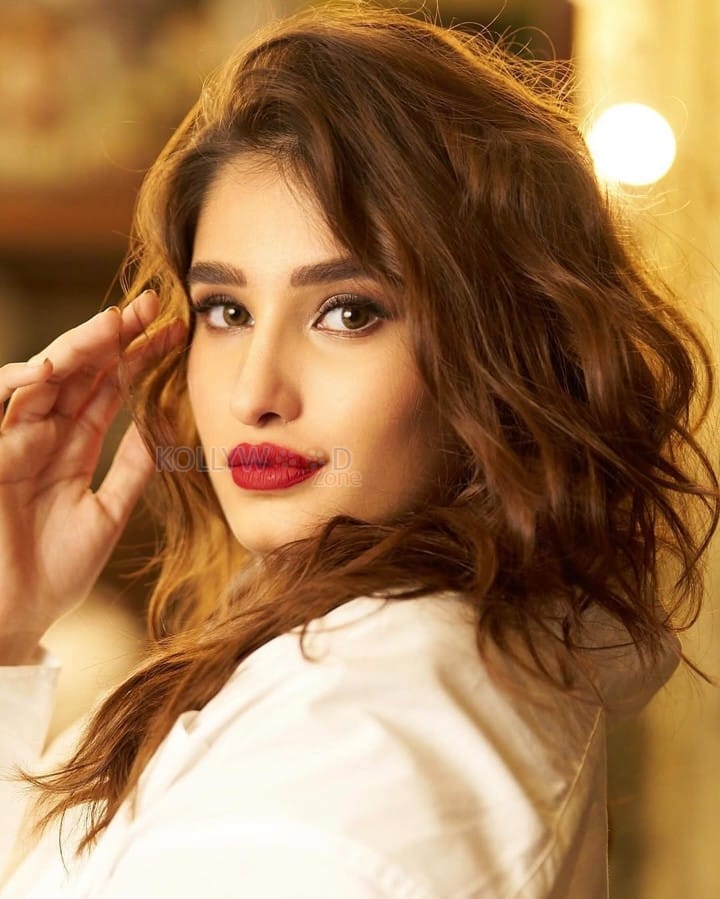 Azaad Heroine Rasha Thadani Valentine s Day Glam Pictures 01