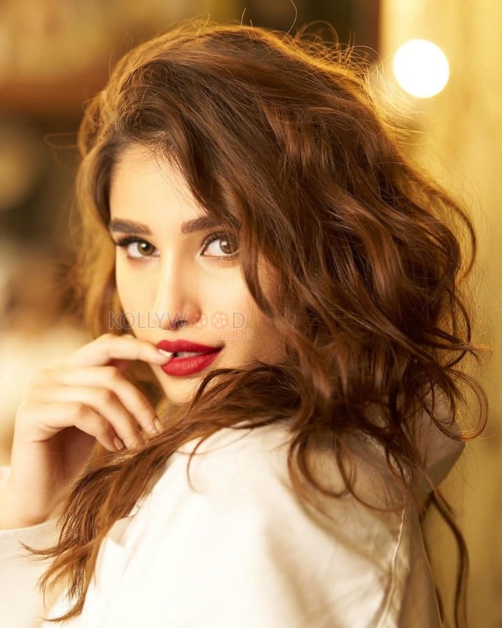 Azaad Heroine Rasha Thadani Valentine s Day Glam Pictures 07
